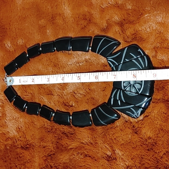 💚Black Etched Choker Necklace - Picture 5 of 5